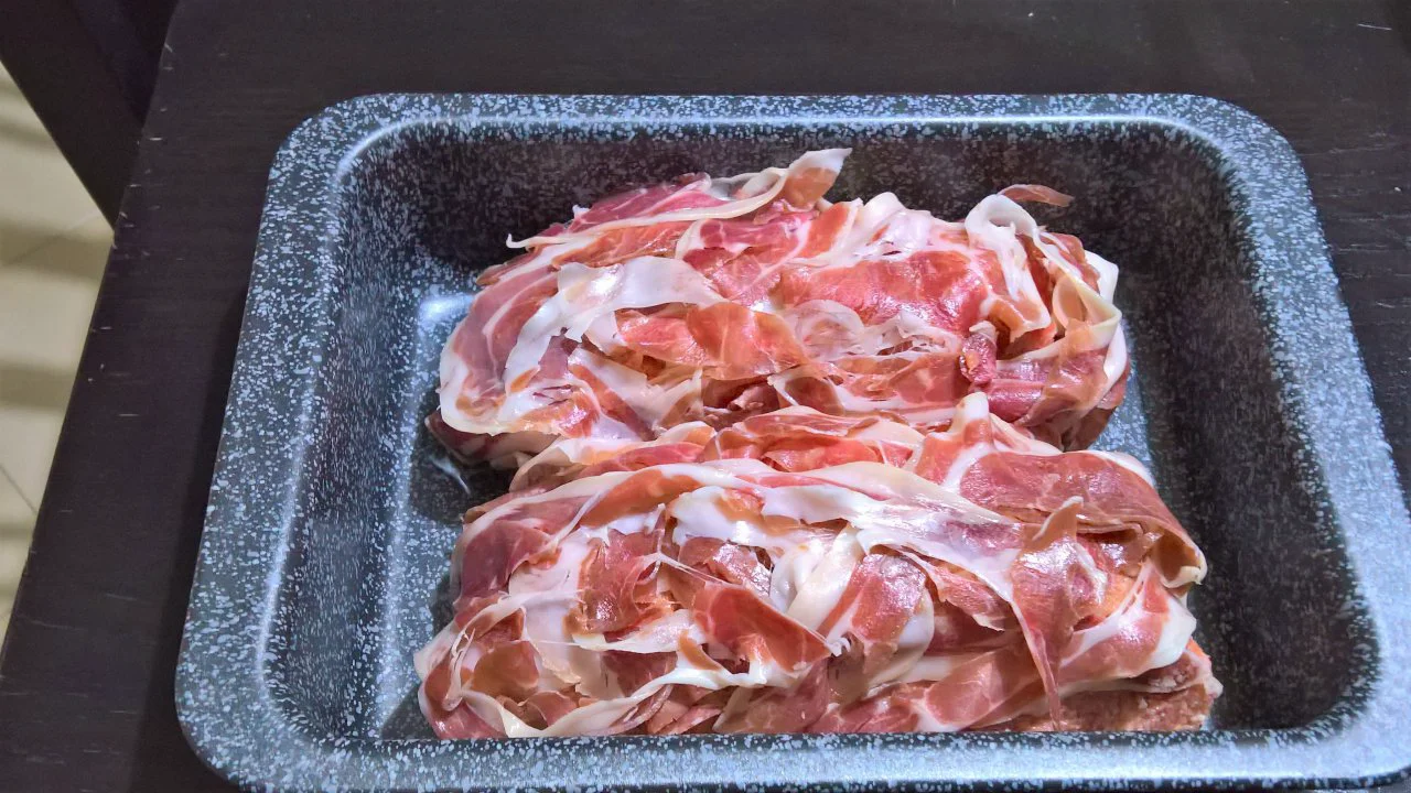 Polpettone in corazza di prosciutto crudo